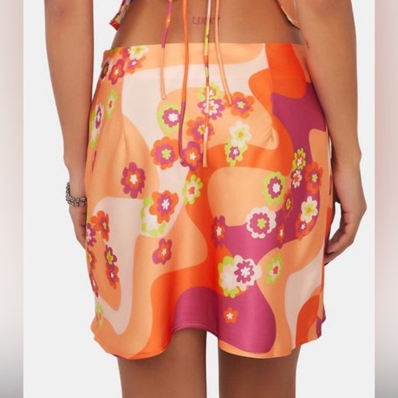 Another girl/ dolls kill brand Psychedelic Floral Skirt small - Picture 4 of 4